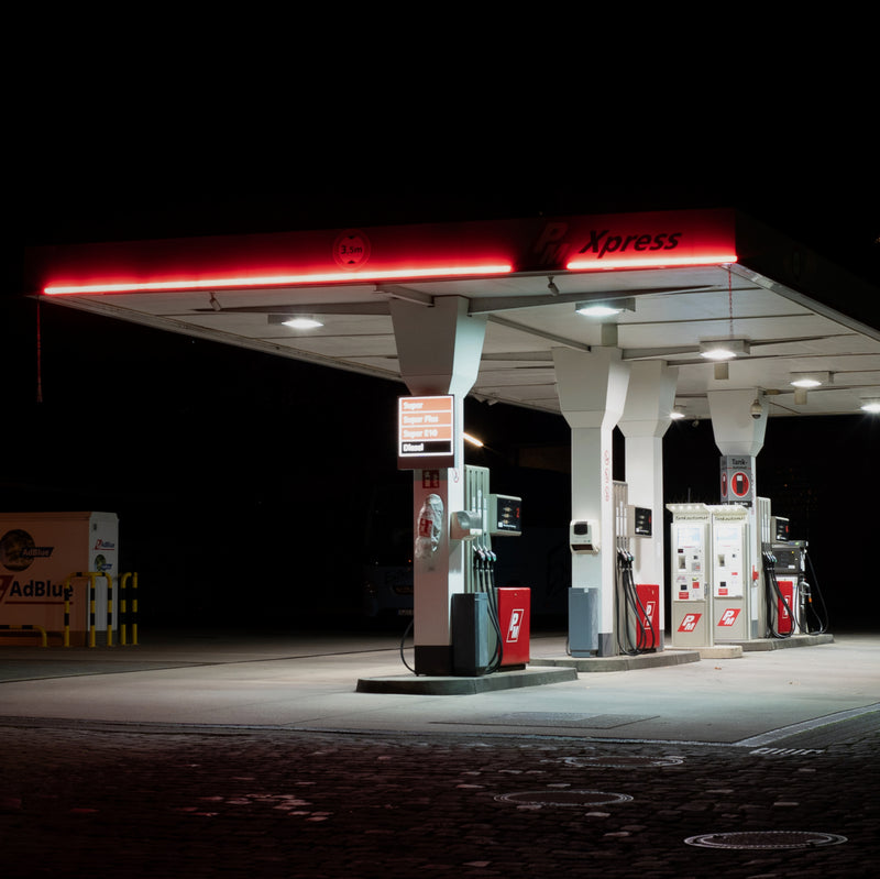 Sebastian Steimel The mandatory gas station Zoom