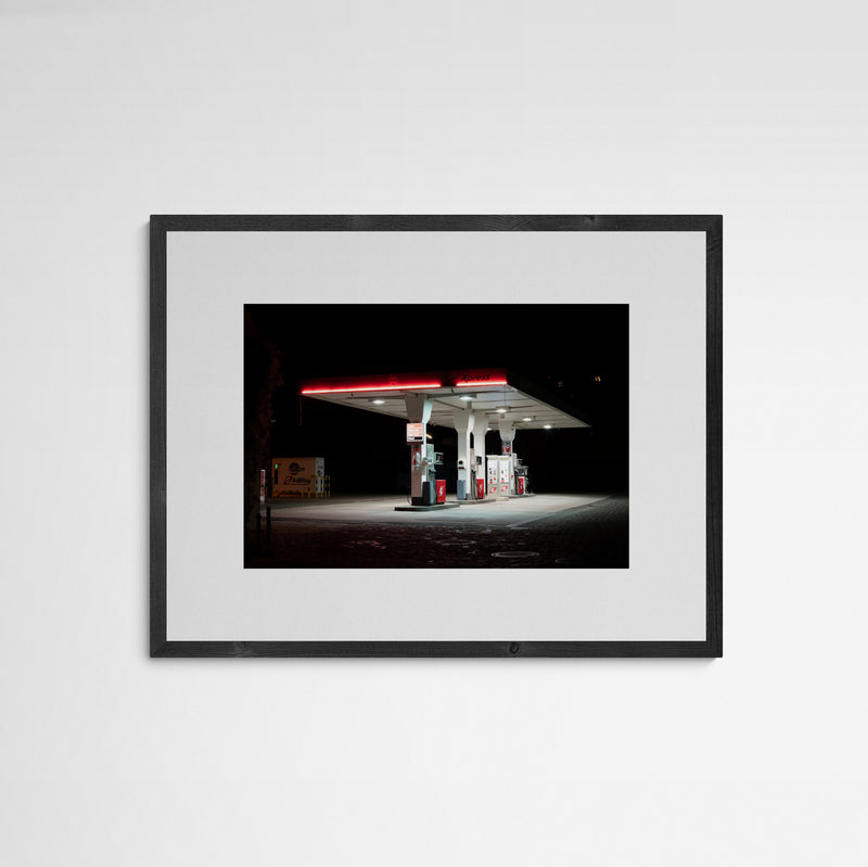 Sebastian Steimel The mandatory gas station Frame Grey Grau
